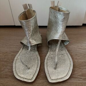 Women’s sandals